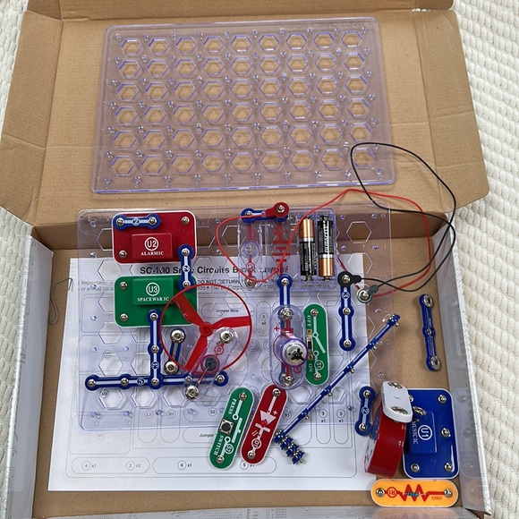 Snap Circuits Educational Toy set of 2! with real circuits and two boards! - Picture 3 of 6